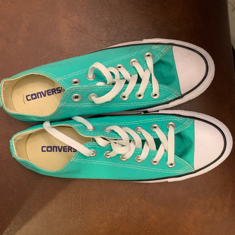 Mint Converse shoes- never worn! Size 9